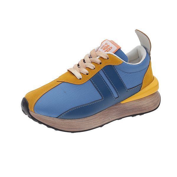 Νέο μοντέλο γυναικεία αθλητικά παπούτσια με κορδόνια και έμβλημα