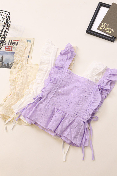 Aktuális női felső szögletes nyakkivágással és megkötővel