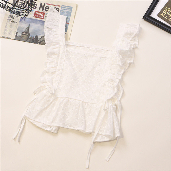 Aktuális női felső szögletes nyakkivágással és megkötővel