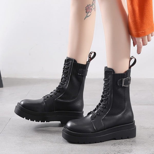 Modern női csizma magas talppal