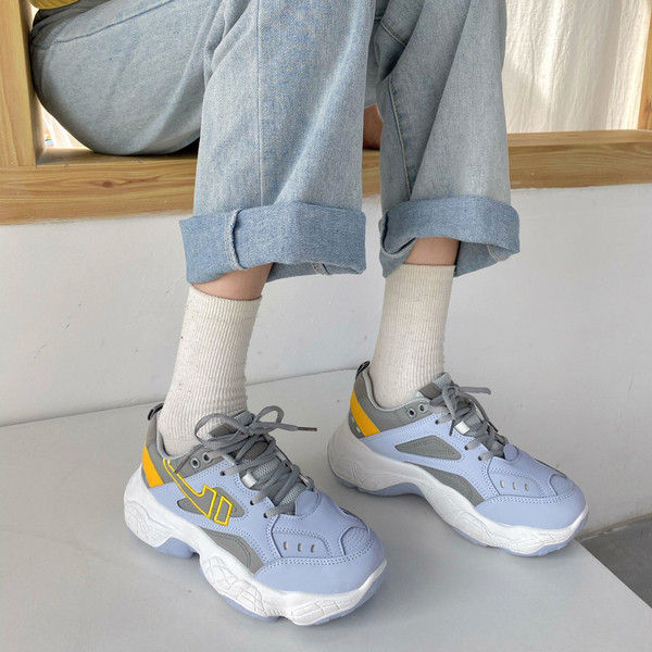 Νέο μοντέλο γυναικεία αθλητικά παπούτσια σε μπλε χρώμα