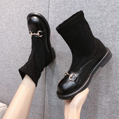 Musta värvi pandlaga ja lameda tallaga naiste saapad