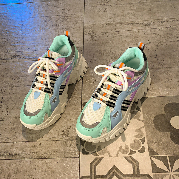 Kareda 7 cm tallaga vabaaja naiste tossud