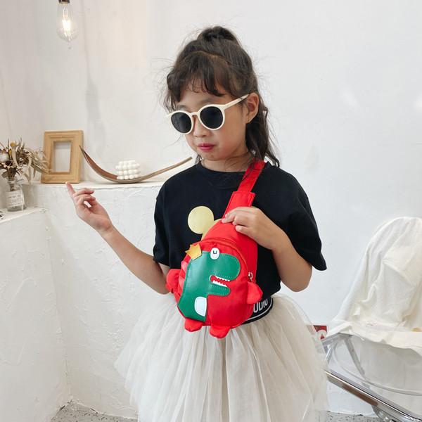 Καθημερινή παιδική τσάντα με εκτύπωση δεινοσαύρων και τρισδιάστατα στοιχεία