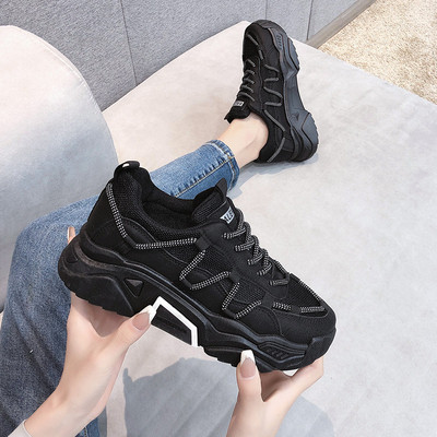 Γυναικεία casual αθλητικά παπούτσια με τραχιά σόλα σε μαύρο και γκρι χρώμα