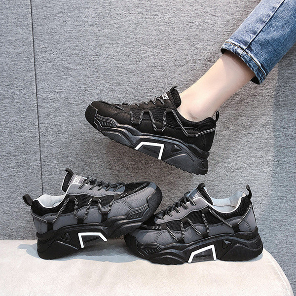 Γυναικεία casual αθλητικά παπούτσια με τραχιά σόλα σε μαύρο και γκρι χρώμα