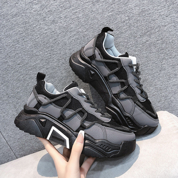 Γυναικεία casual αθλητικά παπούτσια με τραχιά σόλα σε μαύρο και γκρι χρώμα