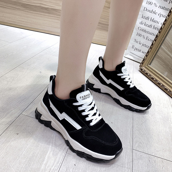 Νέο μοντέλο γυναικεία αθλητικά παπούτσια με κορδόνια και τραχιά σόλα