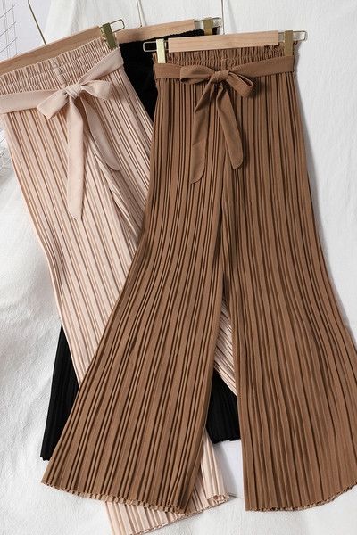 Πλισέ γυναικείο παντελόνι με υψηλή μέση και ζώνη