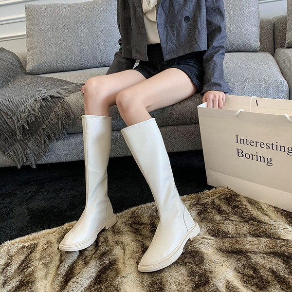 Naiste moodsad lameda tallaga saapad