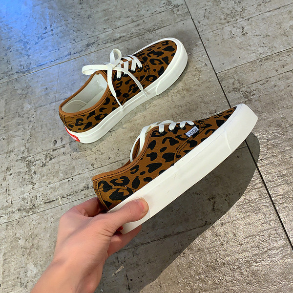 Vászon alkalmi női tornacipő állatmintával