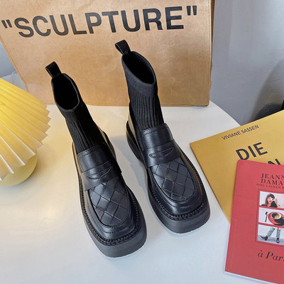 Naiste kaasaegsed saapad ökonahast sokitüüpi musta värvi