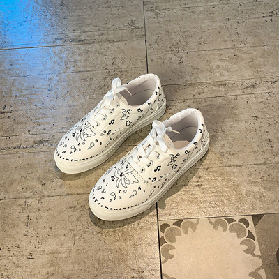 Valget värvi vabaaja tossud - tasase tallaga