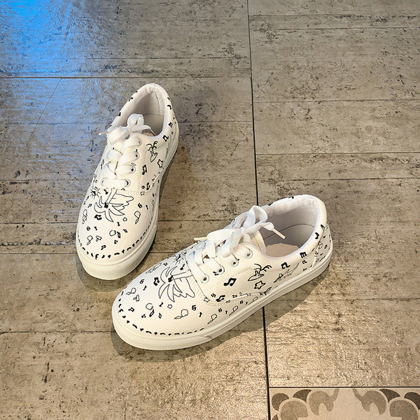 Valget värvi vabaaja tossud - tasase tallaga