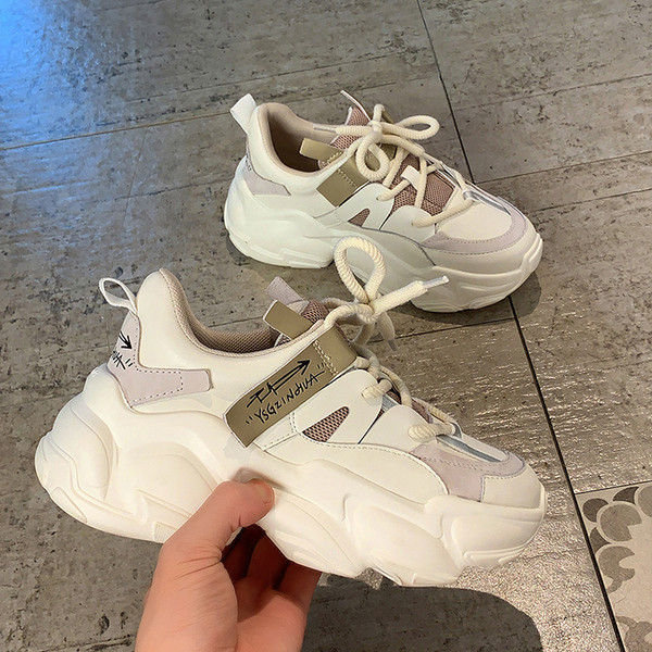 Γυναικεία αθλητικά παπούτσια με πλατφόρμα 5 cm και κορδόνια