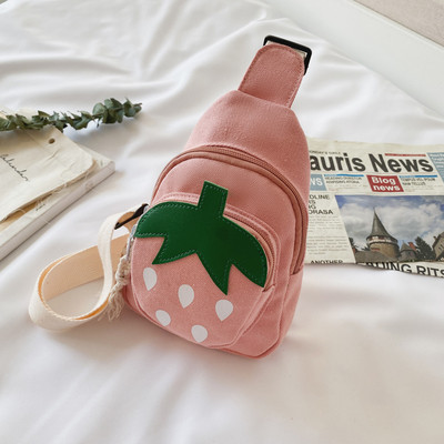 Παιδική τσάντα με τρισδιάστατη φράουλα