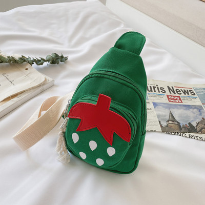 Παιδική τσάντα με τρισδιάστατη φράουλα