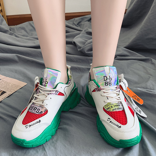 Uus mudel aplikatsiooni ja krobelise tallaga naiste tossud