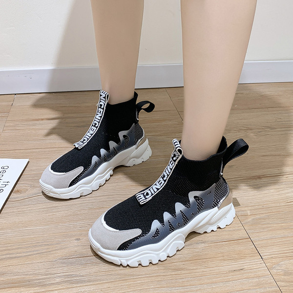 Νέο μοντέλο γυναικεία αθλητικά παπούτσια με τραχιά σόλα