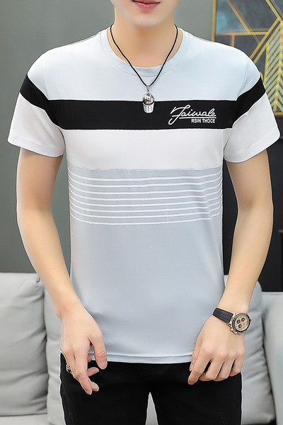 Modern férfi póló felirattal, rövid ujjal