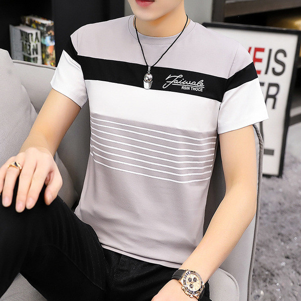 Modern férfi póló felirattal, rövid ujjal