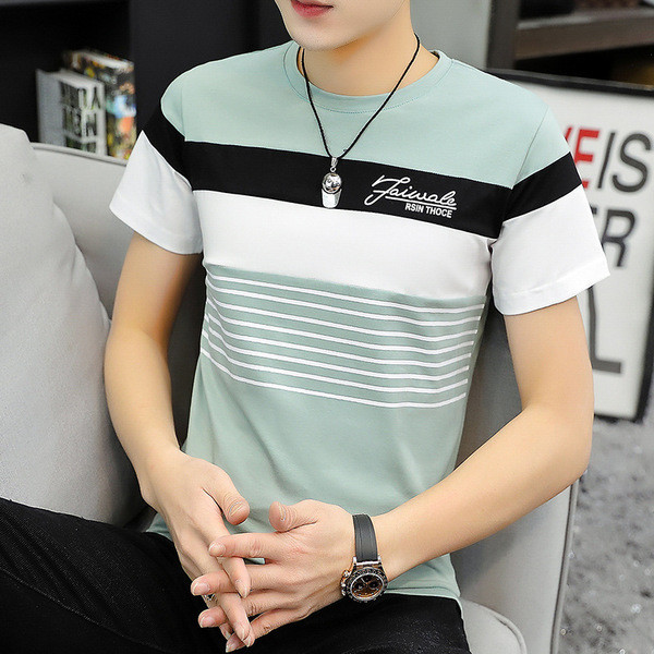 Modern férfi póló felirattal, rövid ujjal