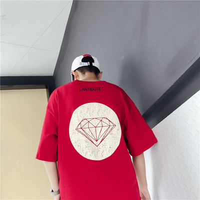 Καλοκαιρινό  μπλουζάκι για άντρες με απλικέ 