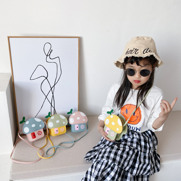 Παιδική τσάντα σε σχήμα σφουγγαριού