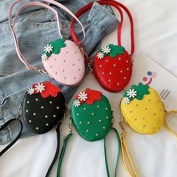 Детска чанта във формата на ягода с капси 