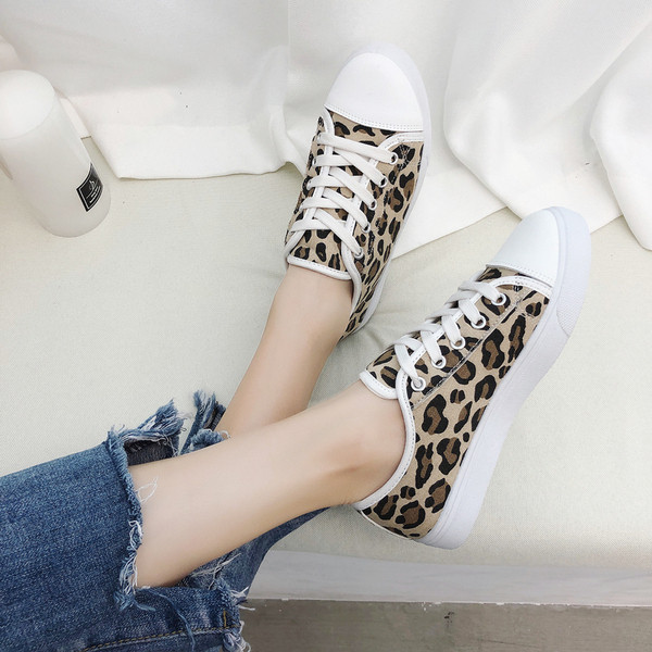 Casual γυναικεία αθλητικά παπούτσια με άνιμαλ πριντ