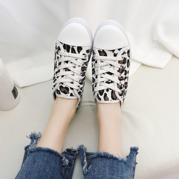Casual γυναικεία αθλητικά παπούτσια με άνιμαλ πριντ