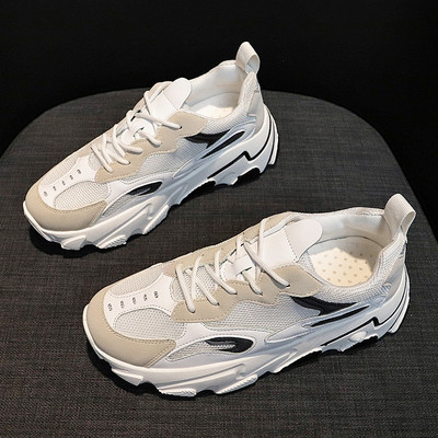 Női sportcipő - durva talppal és fűzővel