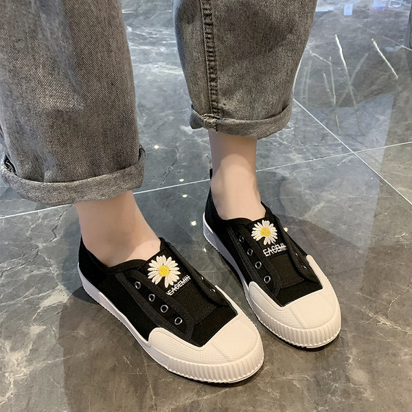 Casual γυναικεία αθλητικά παπούτσια με κέντημα