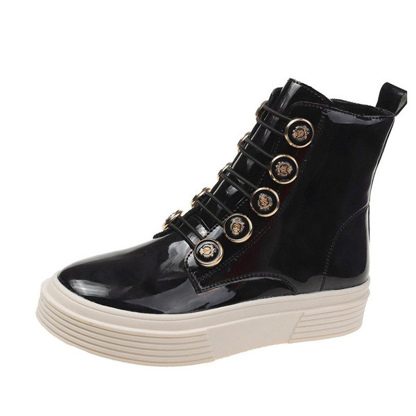 Mitmes värvitoonis lukuga ja lameda tallaga naiste saapad