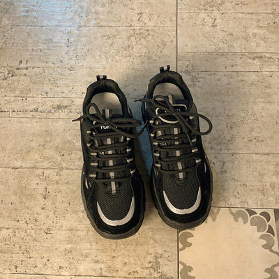 Γυναικεία αθλητικά παπούτσια από ύφασμα με επίπεδη σόλα