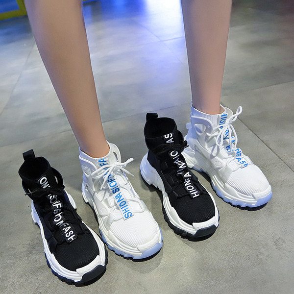 Γυναικεία αθλητικά παπούτσια με τραχιά σόλα