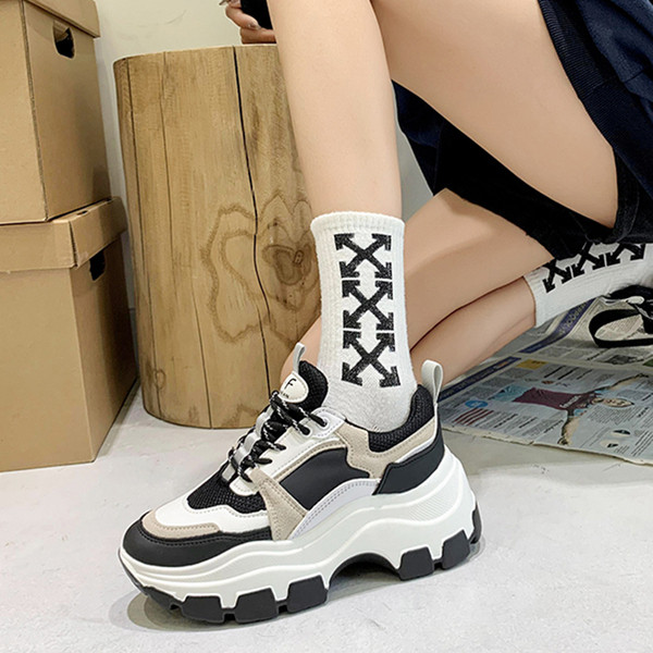 Casual γυναικεία αθλητικά παπούτσια - με τραχιά σόλα