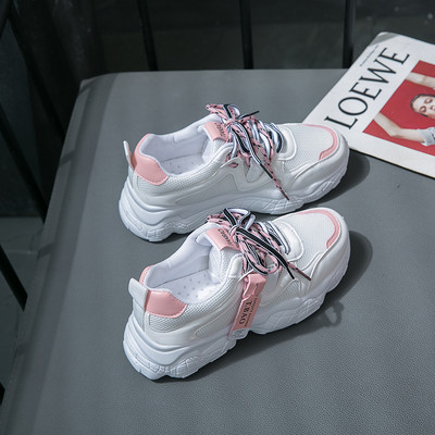 Új, fűzős női tornacipő modell