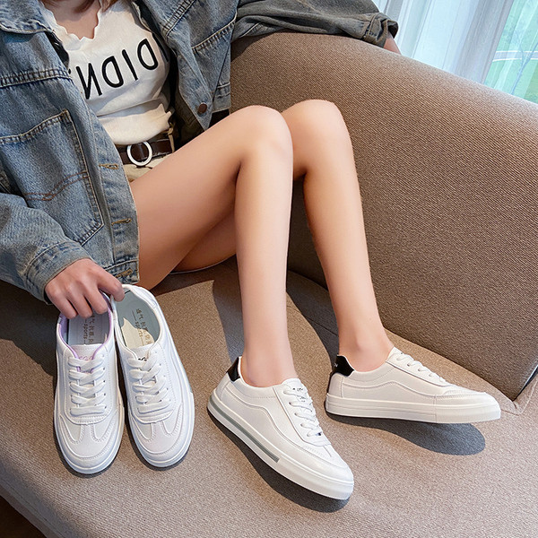 Modern női tornacipő műbőrből - lapos talp