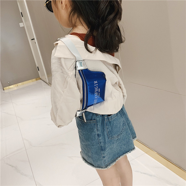 Moderna bērnu soma ar uzrakstu