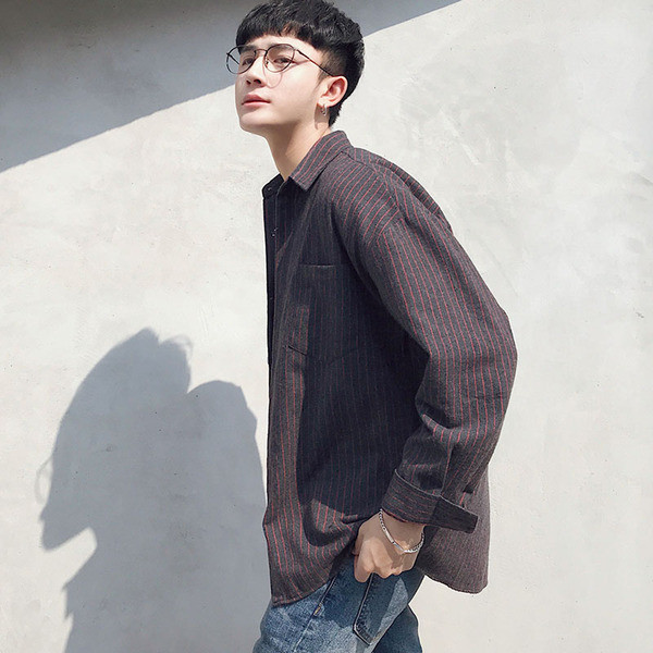 Triibuline meeste särk pikkade varrukate ja taskuga