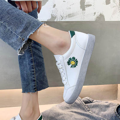 Νέο μοντέλο γυναικεία έκο δερμάτινα αθλητικά παπούτσια με κέντημα