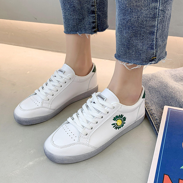 Νέο μοντέλο γυναικεία έκο δερμάτινα αθλητικά παπούτσια με κέντημα