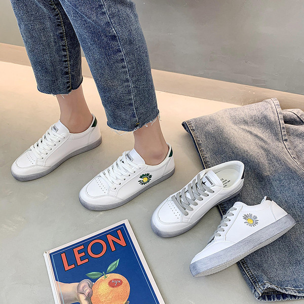 Νέο μοντέλο γυναικεία έκο δερμάτινα αθλητικά παπούτσια με κέντημα