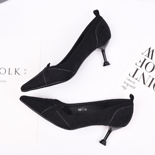 Νέο μοντέλο γυναικεία παπούτσια με τακούνια - μυτερό μοντέλο σε μαύρο χρώμα