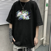 Modern férfi póló színes mintával