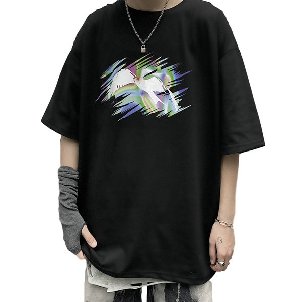 Modern férfi póló színes mintával