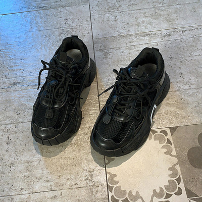 Γυναικεία αθλητικά παπούτσια με πλατφόρμα και κορδόνια πάχους 5 cm