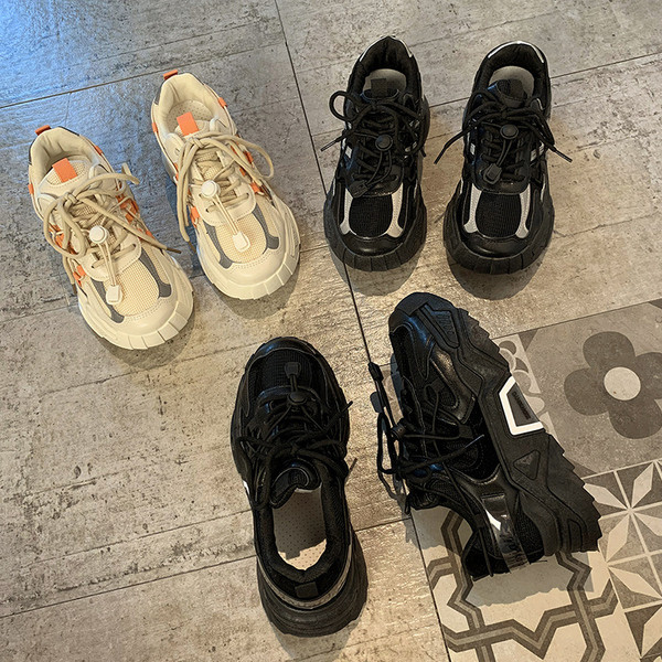 Γυναικεία αθλητικά παπούτσια με πλατφόρμα και κορδόνια πάχους 5 cm