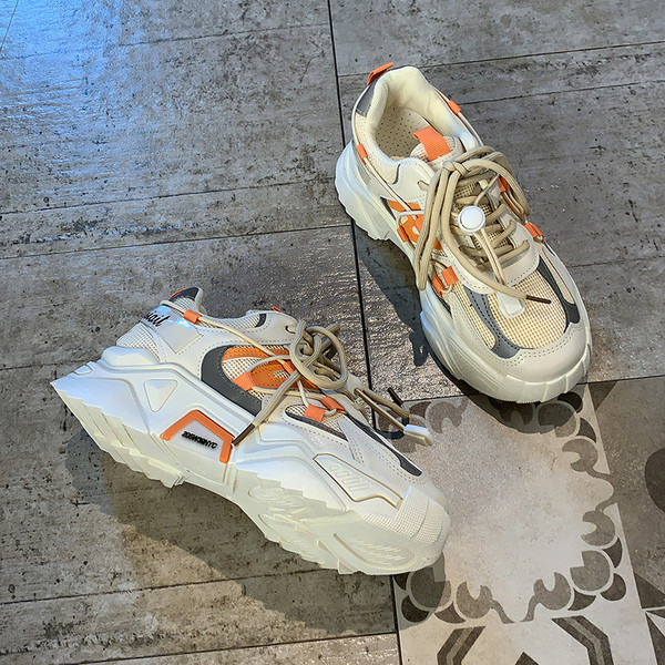 Γυναικεία αθλητικά παπούτσια με πλατφόρμα και κορδόνια πάχους 5 cm